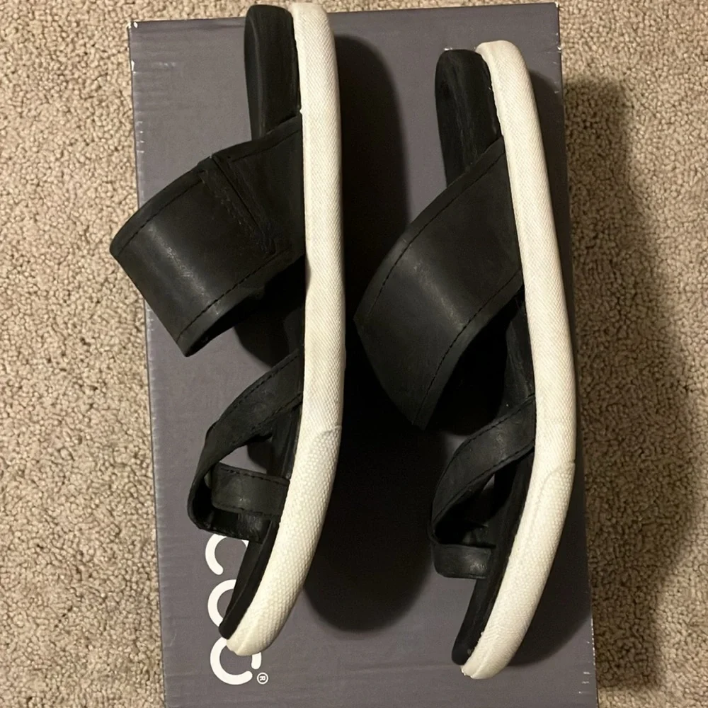 ECCO Damara Sandal - Picture 7 of 10